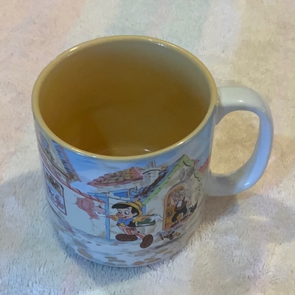 Disney’s animated classics Pinocchio coffee mug - Picture 2 of 7